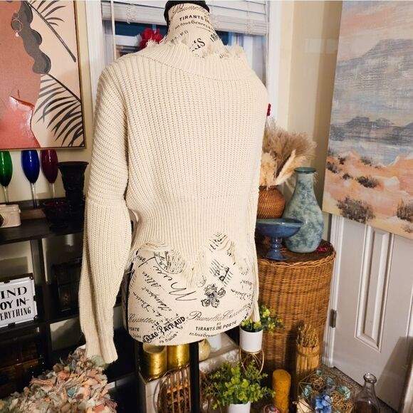 New Pookie & Sebastian Distressed Hem V- NeckCasual Crop Sweater Top. - Picture 7 of 14